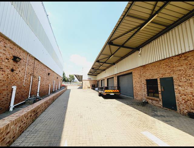 5,040M² WAREHOUSE TO LET IN COSMO BUSINESS PARK